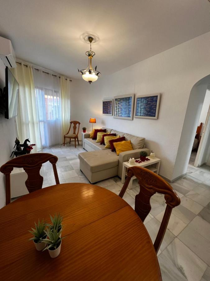 Synergy Apartment, 2 Bedroom, City Center By Namaste Elite Τορρεμολίνος Εξωτερικό φωτογραφία