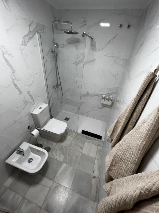 Synergy Apartment, 2 Bedroom, City Center By Namaste Elite Τορρεμολίνος Εξωτερικό φωτογραφία